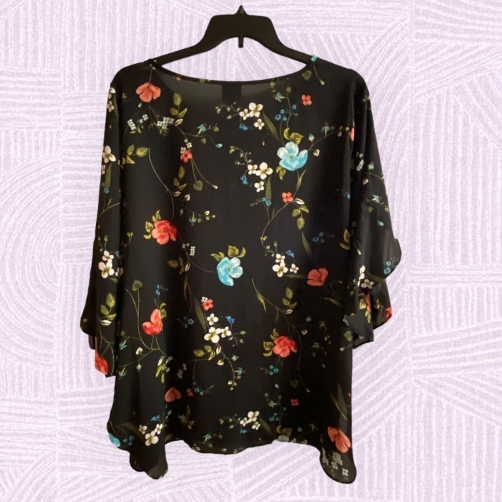 Plus size women’s tunic - Picture 3 of 5